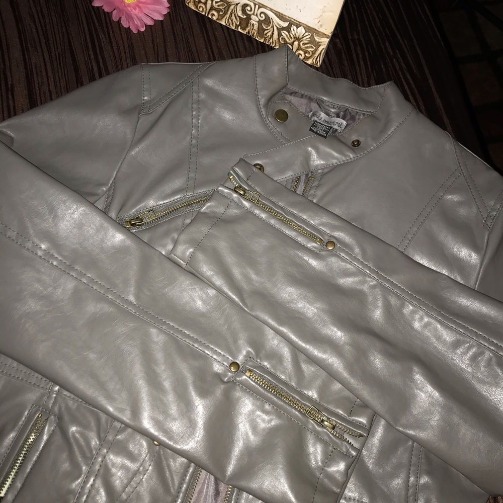 $5🔥 BUNDLE SALE Body Central gray jacket - Picture 6 of 10
